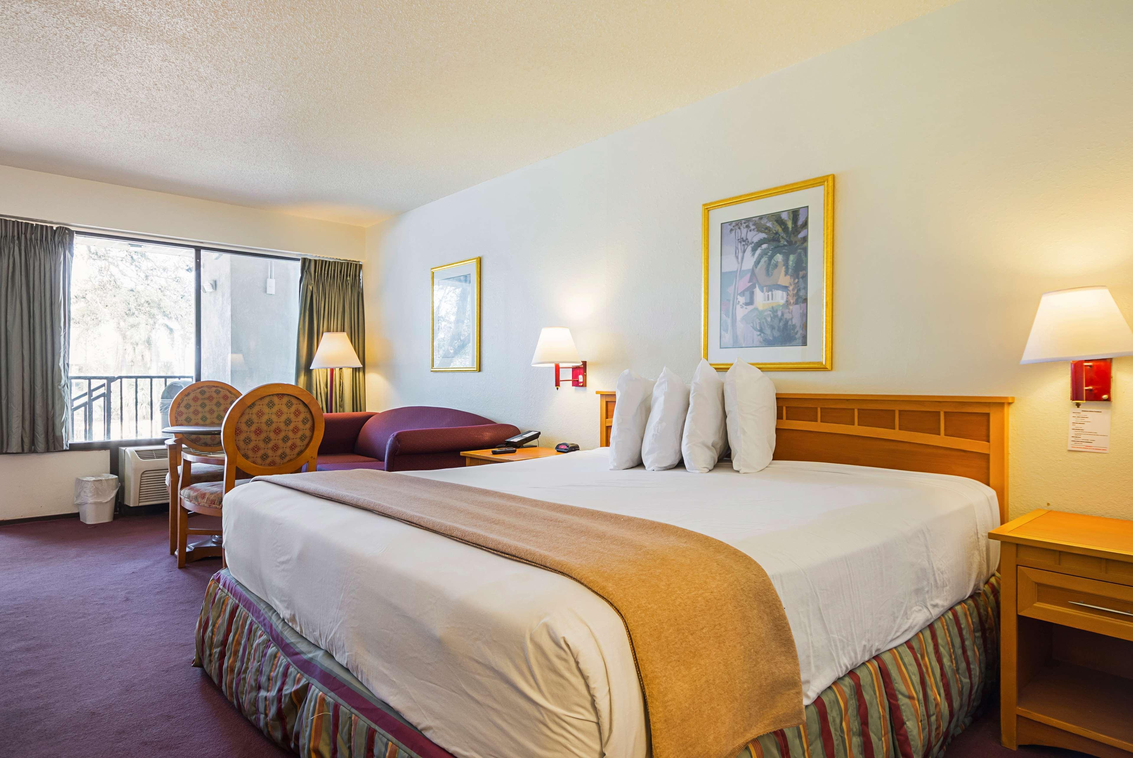 Americas Best Value Inn & Suites Мелбърн Екстериор снимка