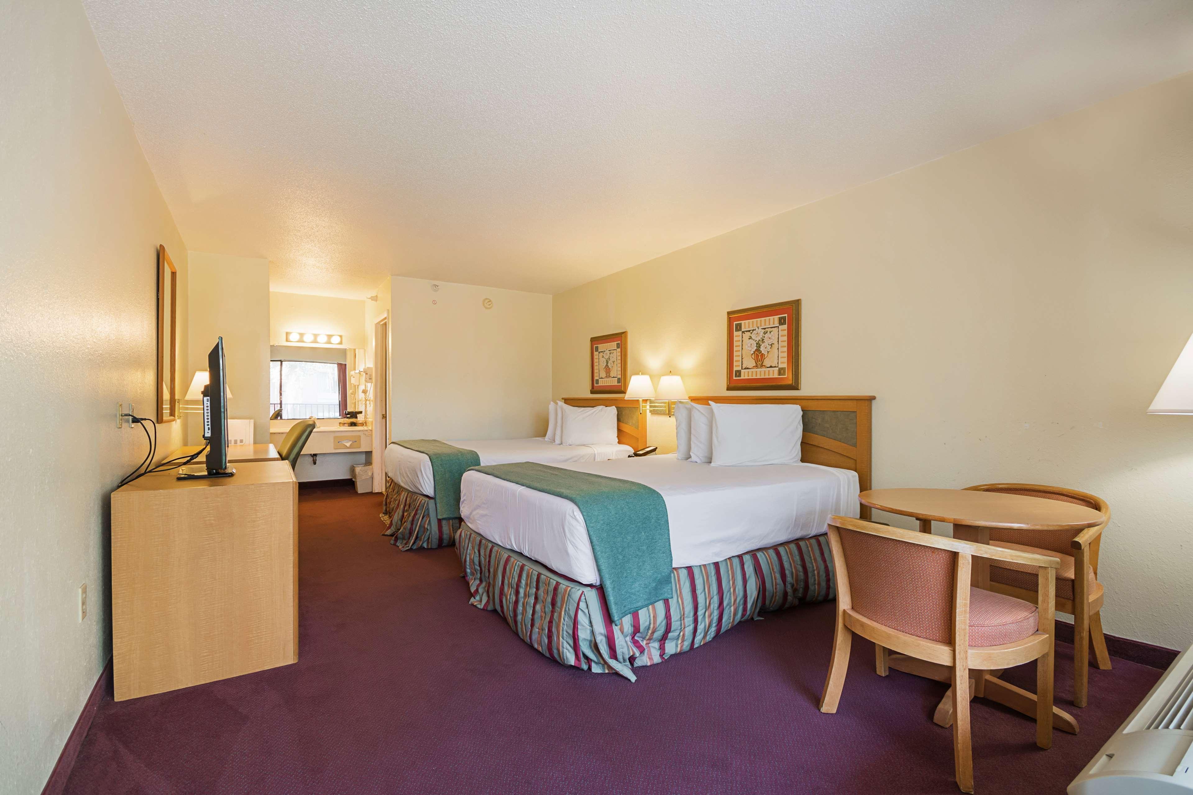 Americas Best Value Inn & Suites Мелбърн Екстериор снимка