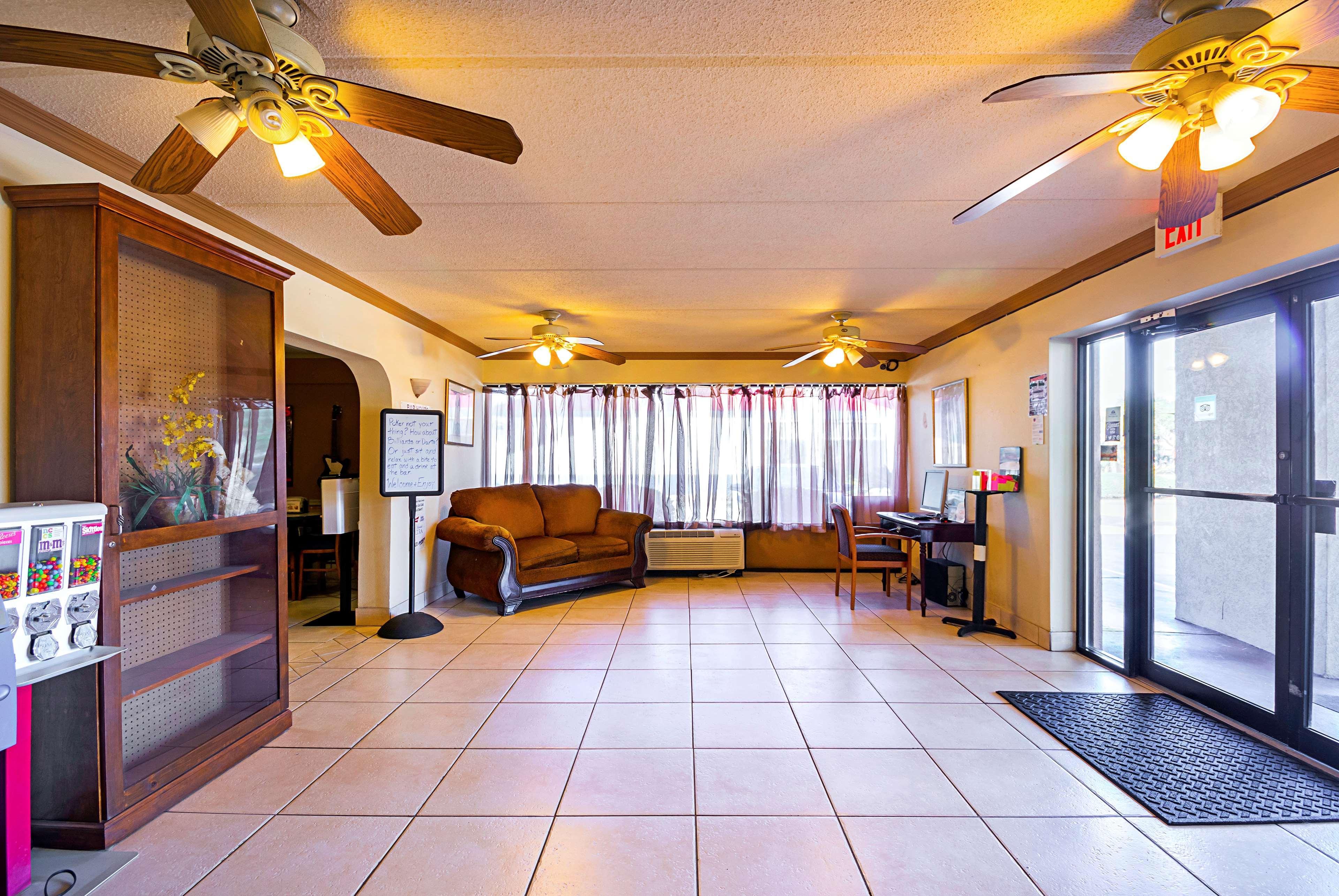 Americas Best Value Inn & Suites Мелбърн Екстериор снимка